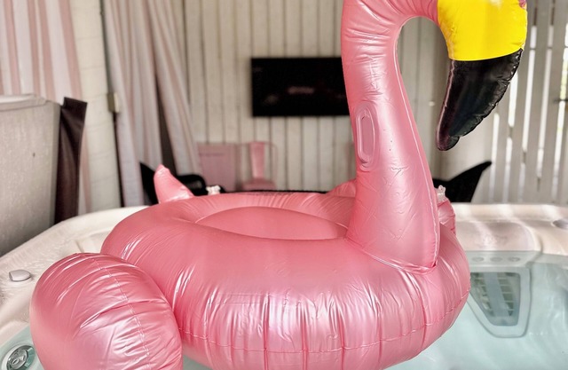 FlaminGO Tybee ~ FREE Golf Cart, Hot Tub with Cabana Area + Coastal Marsh Views