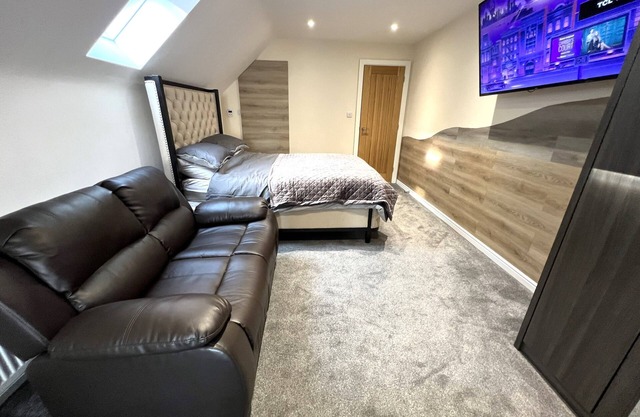 Flat 10: The Mile Apartment in the Heart of Derby