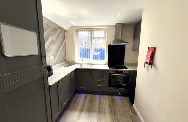 Flat 11: The Mile Apartment in Prime Derby Location