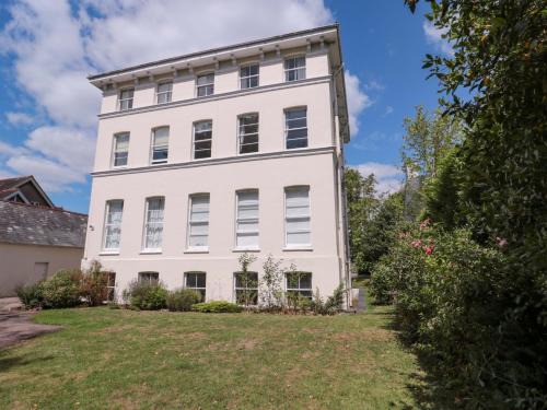 Flat 2 Battledown Grange