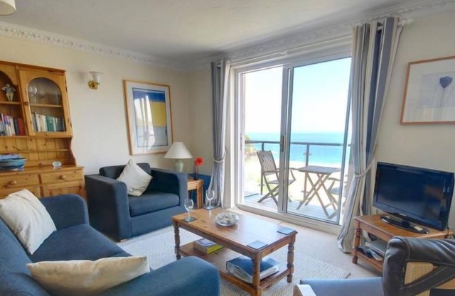 Flat 31 Clifton Court by Interhome