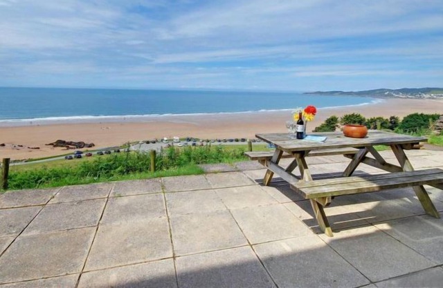 Flat 8 Clifton Court by Interhome