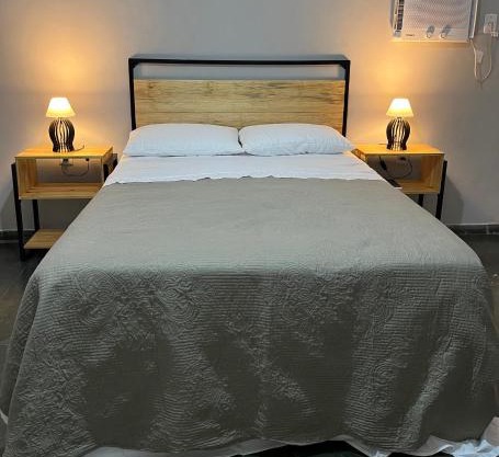 Flat com ar, varanda e linda vista para o Ibituruna - Pico do Ibituruna - 201