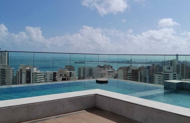 Flat in Fortaleza in the Meireles neighborhood with gym, swimming pool and 5 minutes from the beach