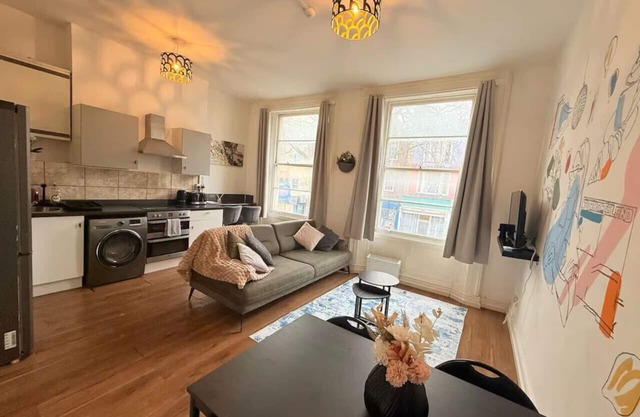 Flat in Stokes Croft