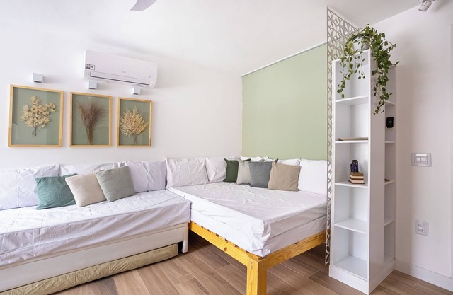 FLAT NA AREIA DA PRAIA DE GARATUCAIA, ANGRA DOS REIS