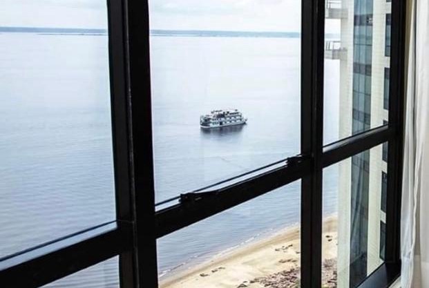 Flat Tropical Executive