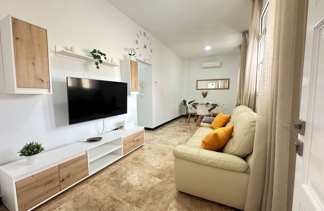 Flat with jacuzzi in suite.