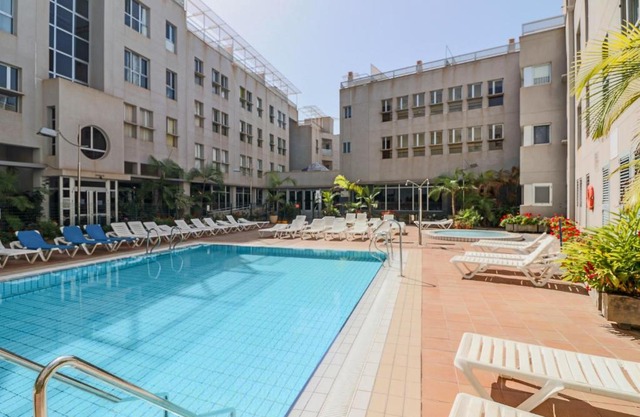 Flatguest Sardina's Beach +Pool +2Bdr +WiFi