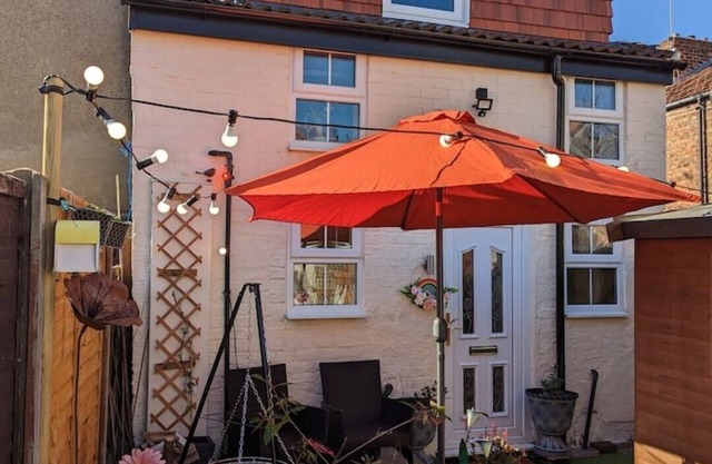 Flemingate Cottage, Beverley, E. Yorkshire. The small cottage with a big welcome