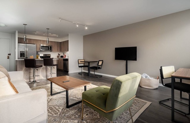 Flexhome Medical District 1BR with Parking, Pool, Gym, Amenities Galore (CHI30)