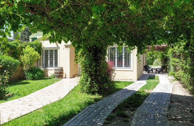 Fliphaus + Besares - 4 Bd House Pool, BBQ + Daily Cleaning