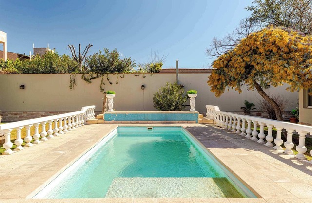 Fliphaus + Villa Wine House - Escorihuela Gascon Winery + Daily Cleaning