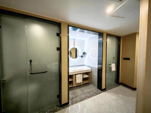 Floral Hotel Qingdao Dreamship Seaview Hotel