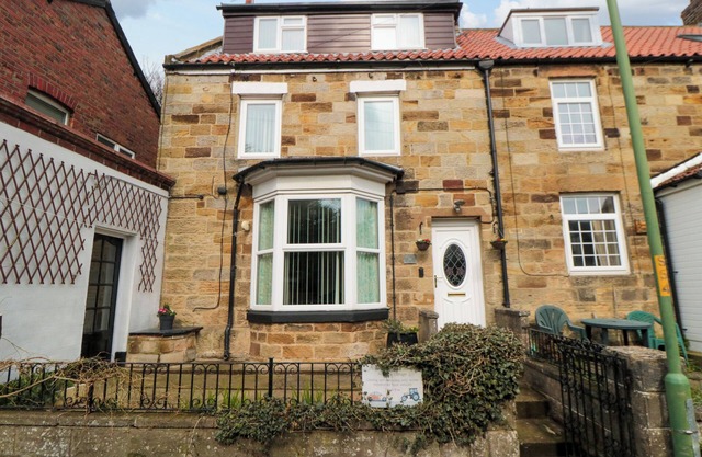 FLORENCE COTTAGE, pet friendly, country holiday cottage in Hinderwell