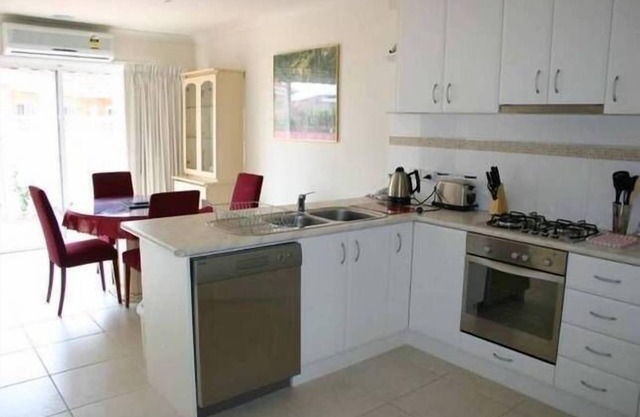 Florentine Villas - Your Home away from Home - near Watergardens Town Centre