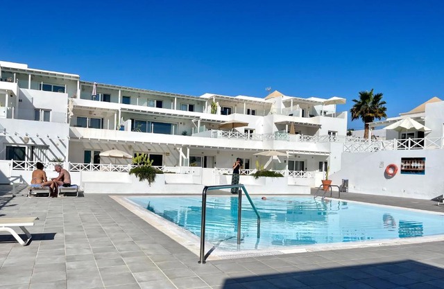 Flower Beach Suite 14