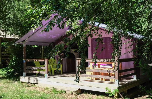 Flower Camping les Gorges de l'Aveyron * - P'tite Free standard 32m² (2 bedrooms) Covered terrace without toilet 5 people