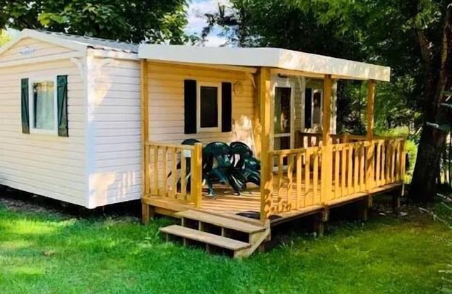 Flower Camping Le Tiradou * - Mobil-Home Standard 27,50m2 (2 bedrooms) + covered terrace 11m2 4 people