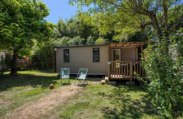 Flower Camping Le Tiradou * - Mobil-Home Premium O'Hara 29-31m² (2ch-4pers) + Terrasse semi-couverte + Clim + LV + TV 4 personnes
