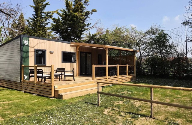 Flower Camping Le Château * - Homeflower Premium 35m2 3 bedrooms + TV + dishwasher + air conditioning + terrace XL semi-covered 6 people