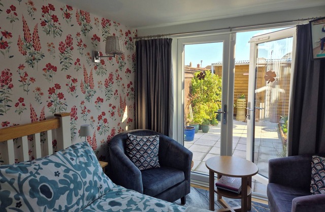 Flower Garden Studio in Sheringham-Cycle friendly