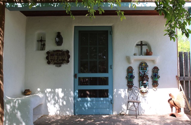 Folk House - Charming Folk Art Inspired Guest House On Beautiful Tesuque Estate