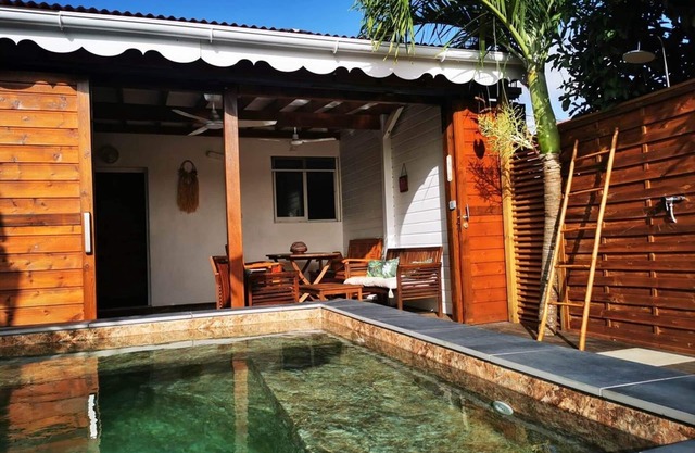 Following the Horizon of the Balisiers