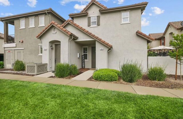 Folsom Getaway | 3BR Modern Home w/Pool