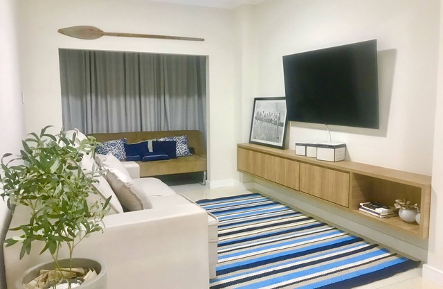 "Foot in the sand" * Newly renovated * In the best area!