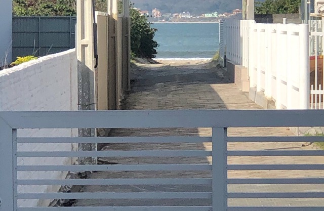 FOOT IN THE SEA Condominium Part. da Familia. Accommodates up to 12 people