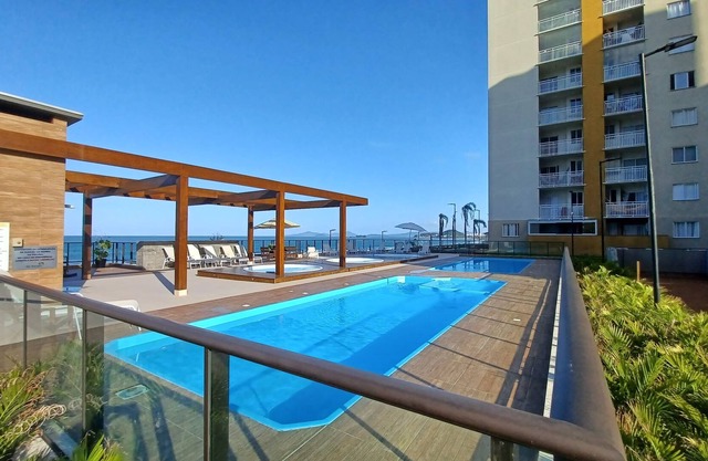 Foot in the sand in Vila Açoriana, 20min away from Beto Carrero