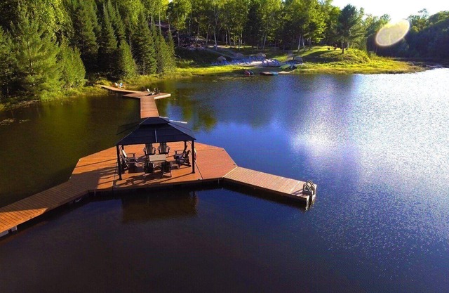 Footprints Resort - Rooms & Cabins with Private Lake