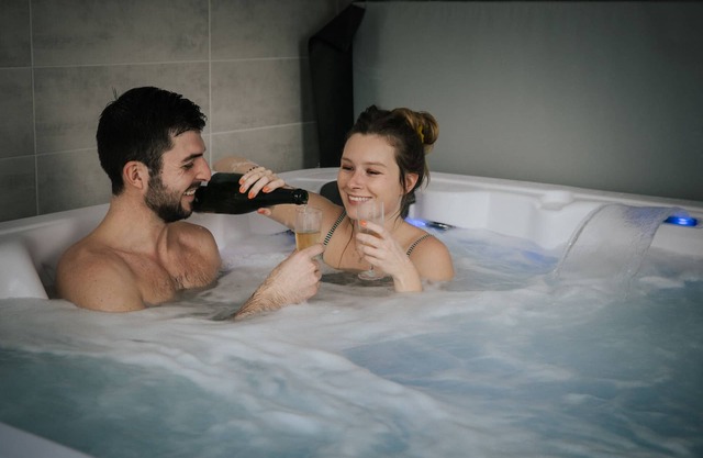 For a weekend or romantic getaway with Jacuzzi and sea view