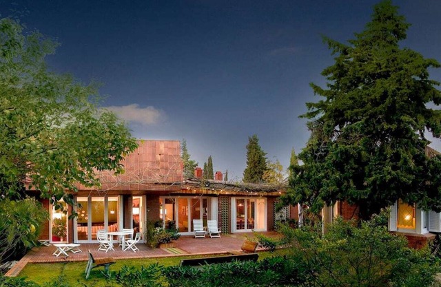 For groups and families. Close to Port Aventura, Costa Dorada and golf courses.