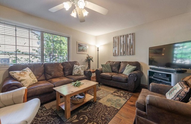 Forest Glen 3 Bedroom Condo