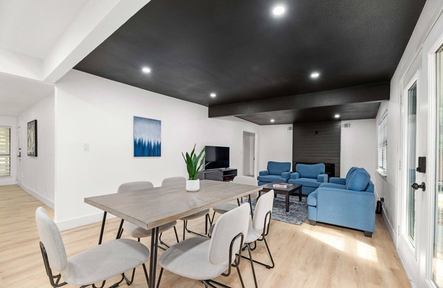 Forest Hill Family Hideaway- 4-Bed Retreat