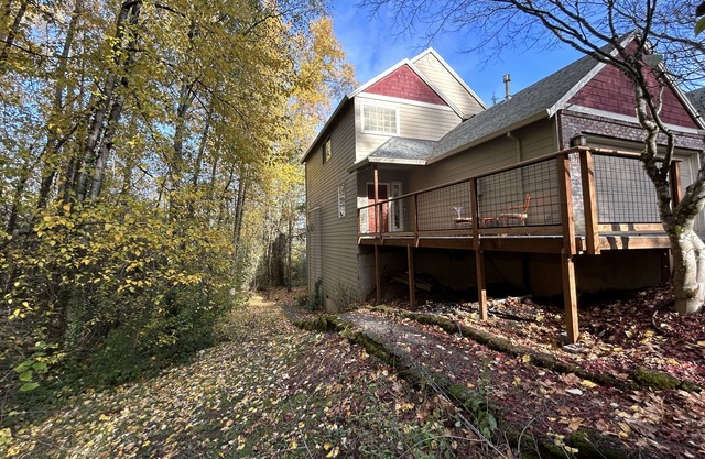 Forest Retreat Oasis: Pet friendly and in safe desirable location