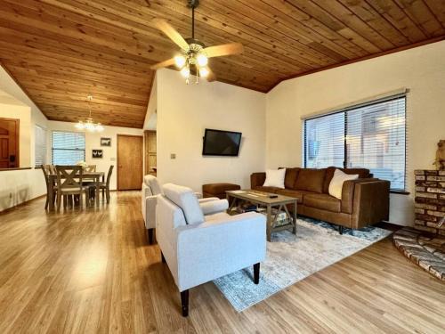 Forest View Family Home