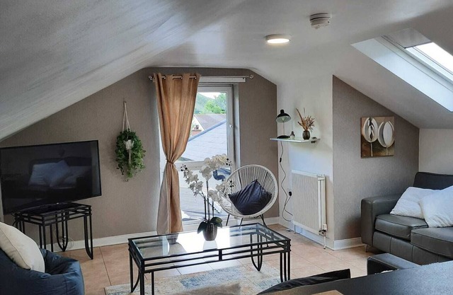 Forest View Impeccable two Bedroom House
