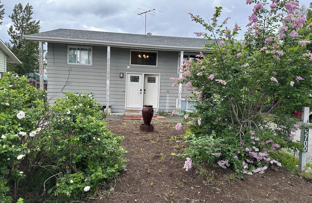 Forget Me Not Home near Airport downstairs