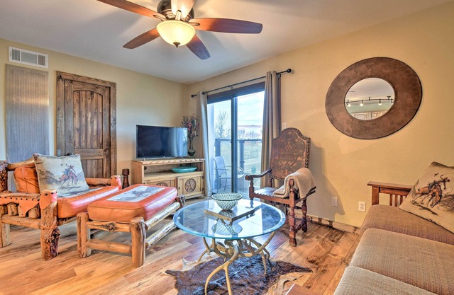 Fort Worth Apt < 5 Mi to Downtown!