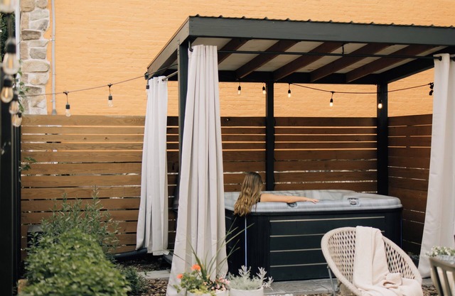 Four Bed Family Stay. Near Sight and Sound. Hot Tub. Full Kitchen.