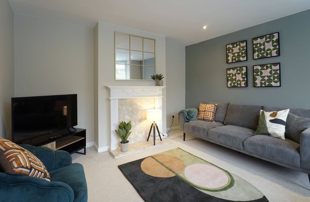 Four bed townhouse in central Wetherby with private garden