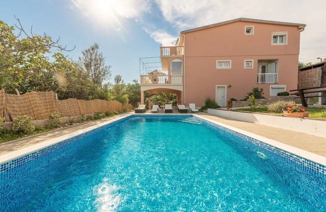 Four-bedroom apartment with terrace Stara Vas, Pag (A-21031-a)