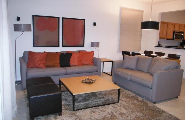 Four Bedroom Townhouse in Regal Oaks at Old Town