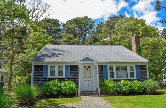 Four bedroom with central air- Just 1 mile from the beach