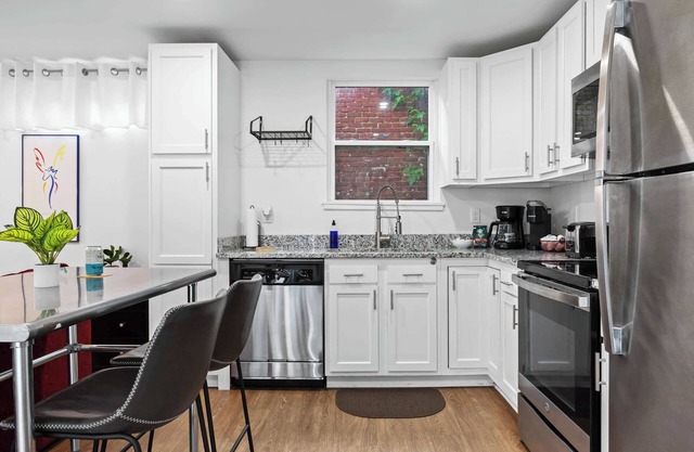 Four Container Units | Perfect for Groups and Fam!