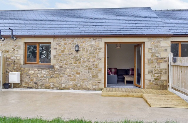 Four Dorchester Drive - UK32042