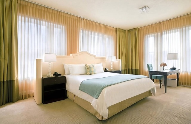 Four Luxe Accommodations, Pets Allowed, Minutes to Int'l Rose Test Garden!